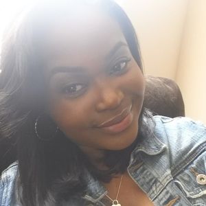 Meet your Posher, Aquiala